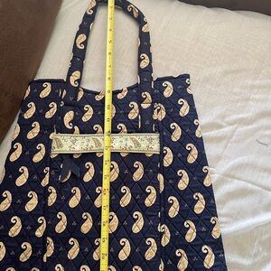 Lemon Navy and Gold Paisley Quilted Tote (NWOT)
